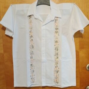 Hand Crafted simple pastel-colored embroidered shirt. Blanket fabric and size L